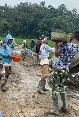 ‎Cuaca Mendukung, Semangat Satgas TMMD 127 Kodim 0421/LS Menyala