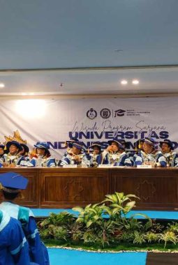 ‎Wisuda Perdana Universitas Indonesia Mandiri Tahun 2026: Menguatkan Integritas, Inovasi, dan Kolaborasi dalam Era Global