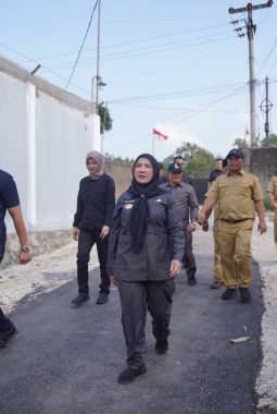 Wali Kota Eva Dwiana Tinjau Hasil Perbaikan Jalan di Way Laga