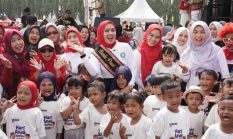 Ribuan Peserta Meriahkan Gebyar Senam Massal Anak Indonesia Hebat 2026 di Lampung