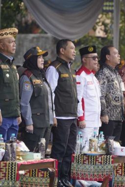 Kemah Bhakti Satya Linmas Digelar di Bandar Lampung, Eva Dwiana Dikukuhkan Jadi Ketua DPC ASLINMAS